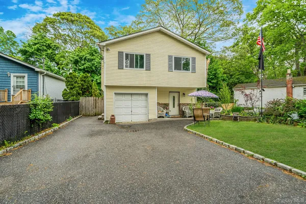 $470,000 | 35 Franklin Avenue, Mastic, NY 11950