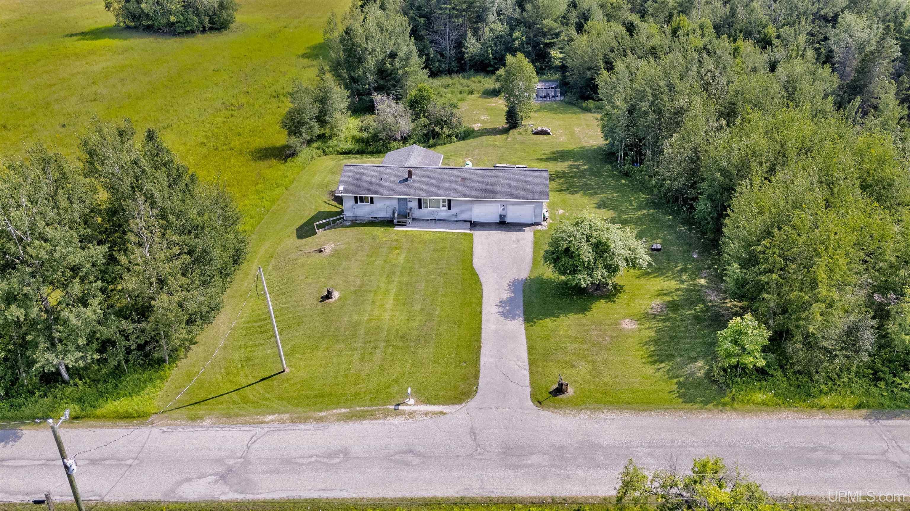 8071 Freeman Road Manistique, MI 49854 - Photo 3 of 43 Gallery Image 3