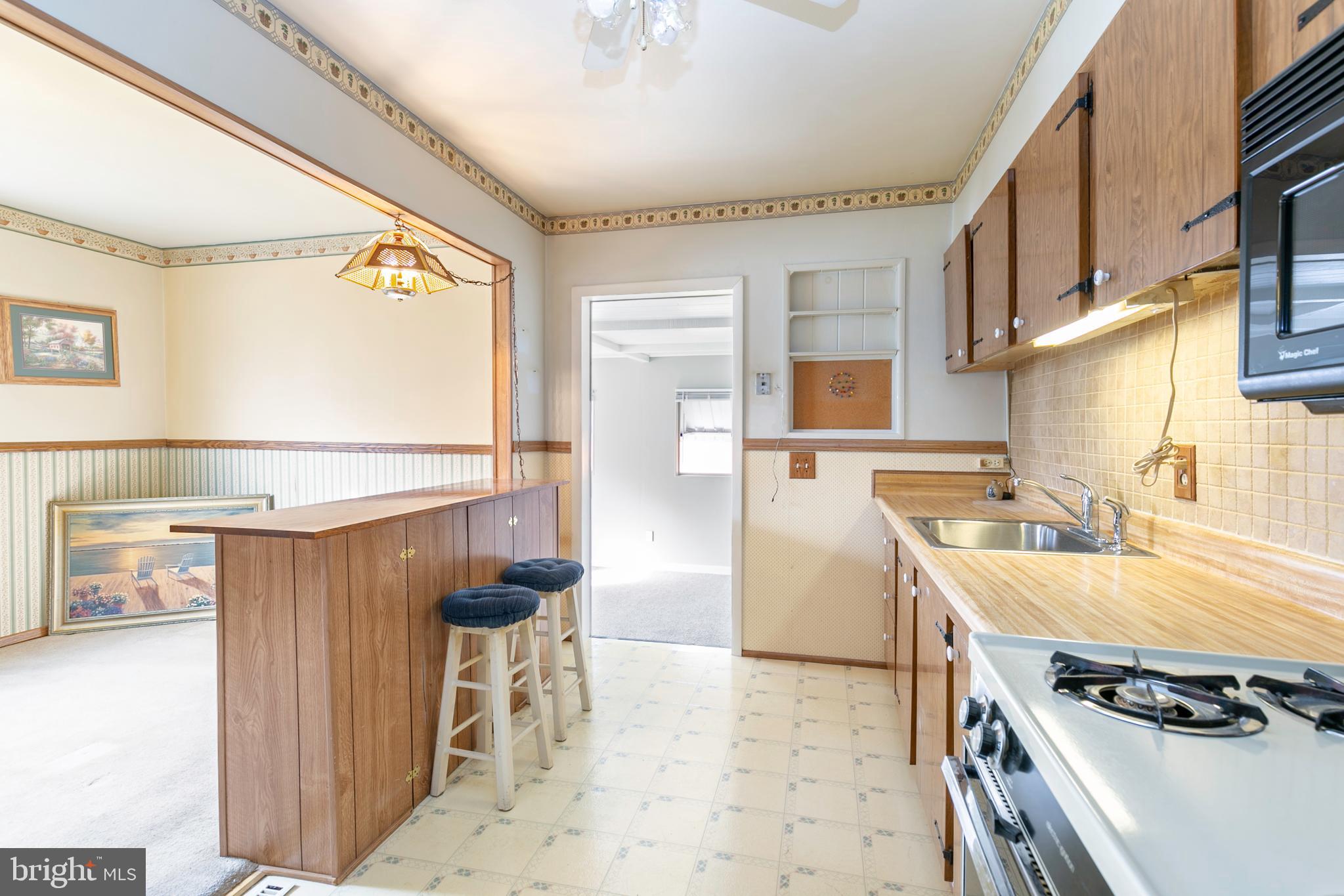 226 Dunlap Road Pasadena, MD 21122 - Photo 9 of 42 Kitchen