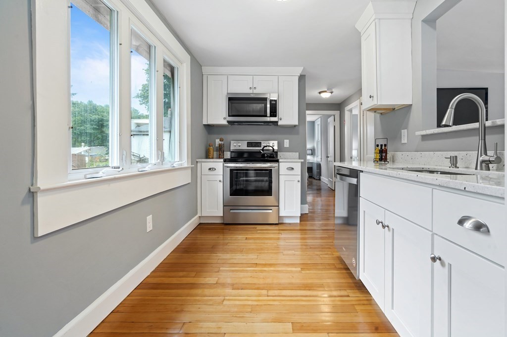 6 Gowing Road Wilmington, MA 01887 - Photo 5 of 23 Gallery Image 5
