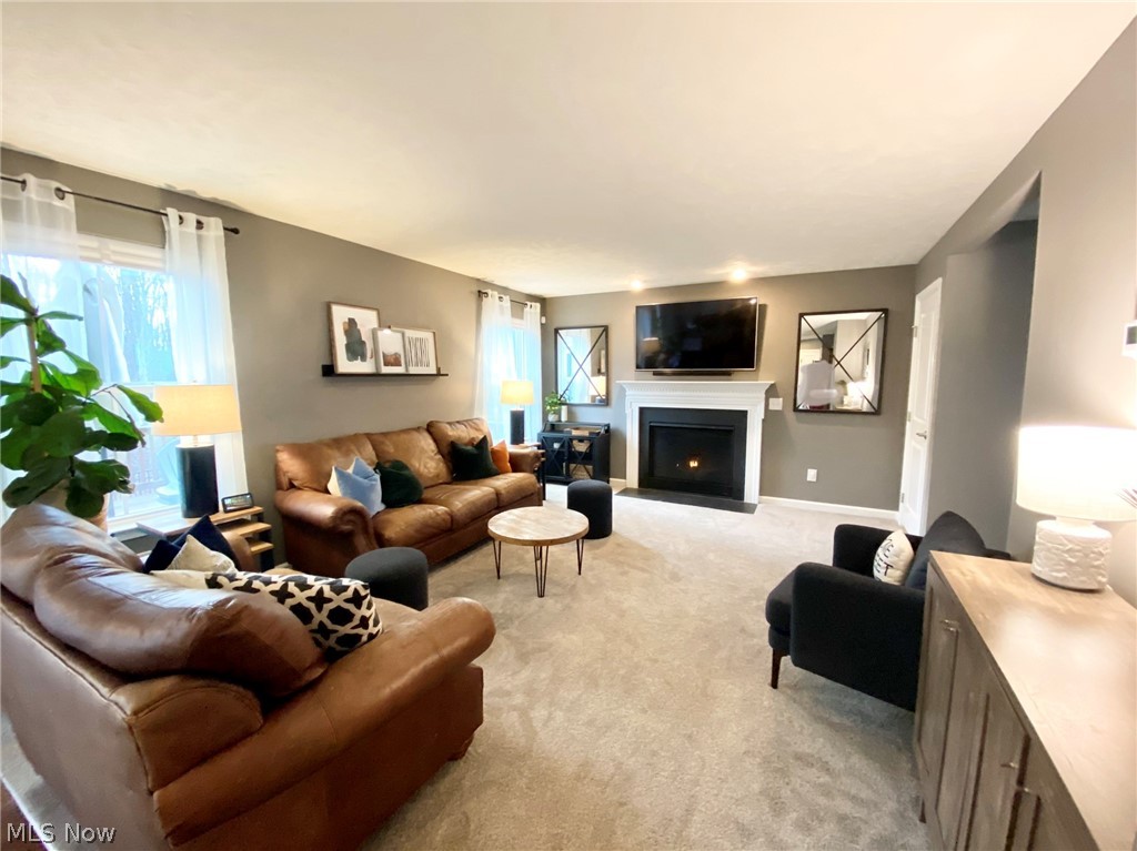 31818 Rustic Ridge North Ridgeville, OH 44039 - Photo 8 of 35 Living room