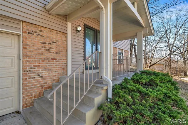 $299,900 | 203 Walden Drive, Eureka, MO 63025