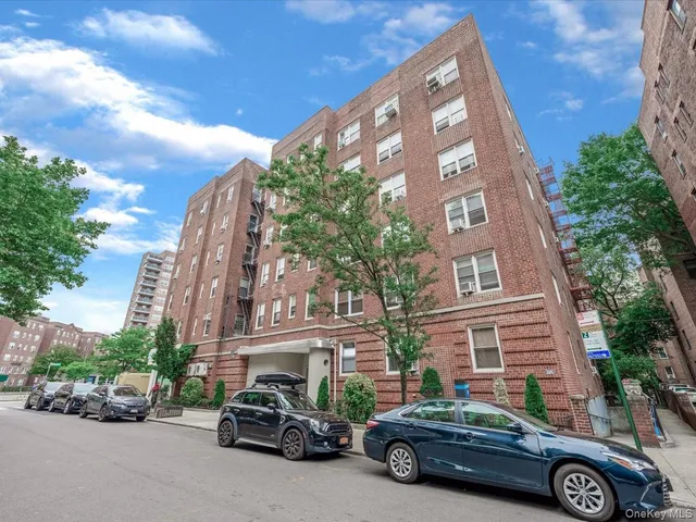 a car parked in front of a building
