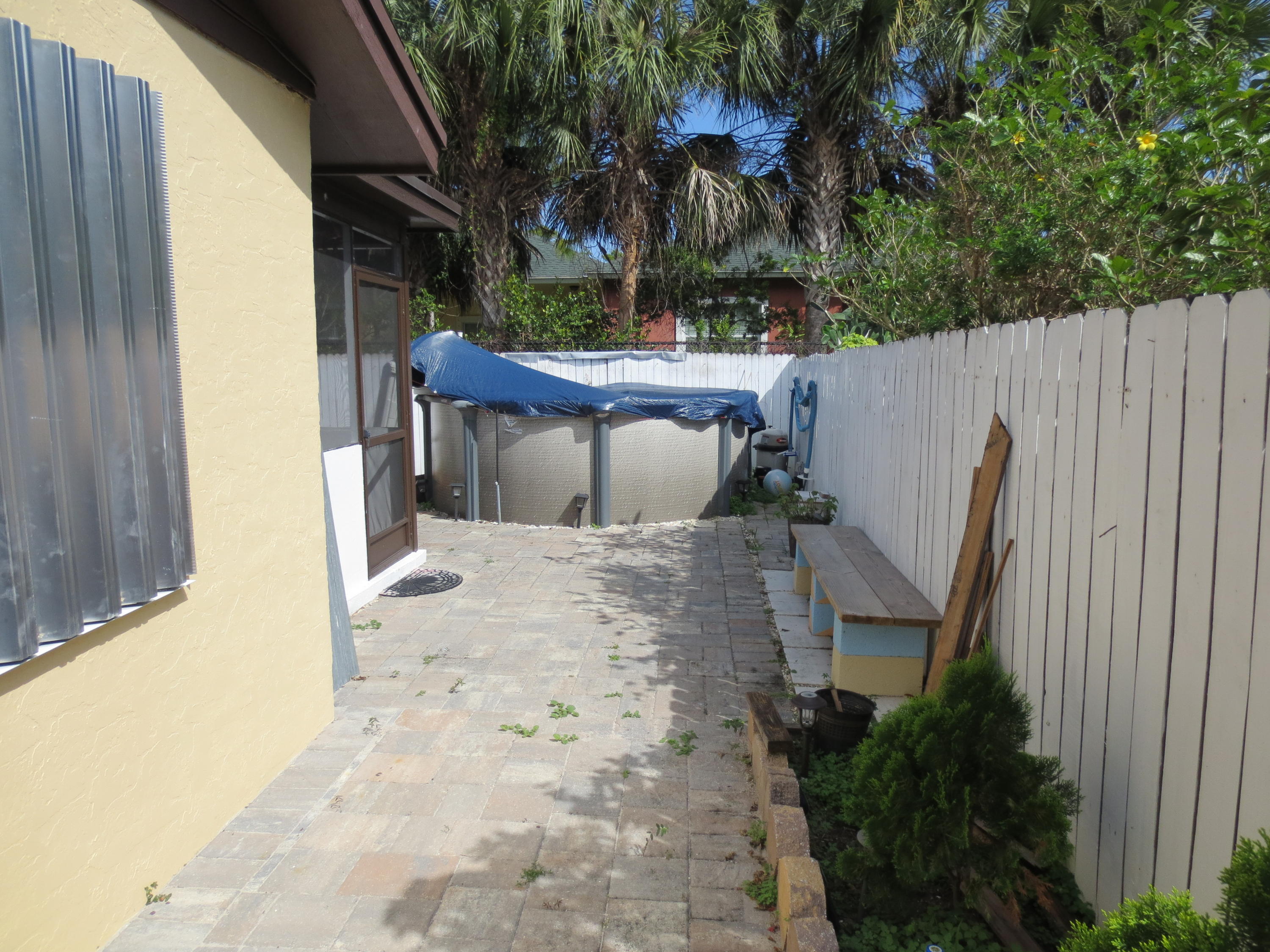 3768 Mil-Stream Court Greenacres, FL 33463 - Photo 23 of 36 a view of outdoor space and yard