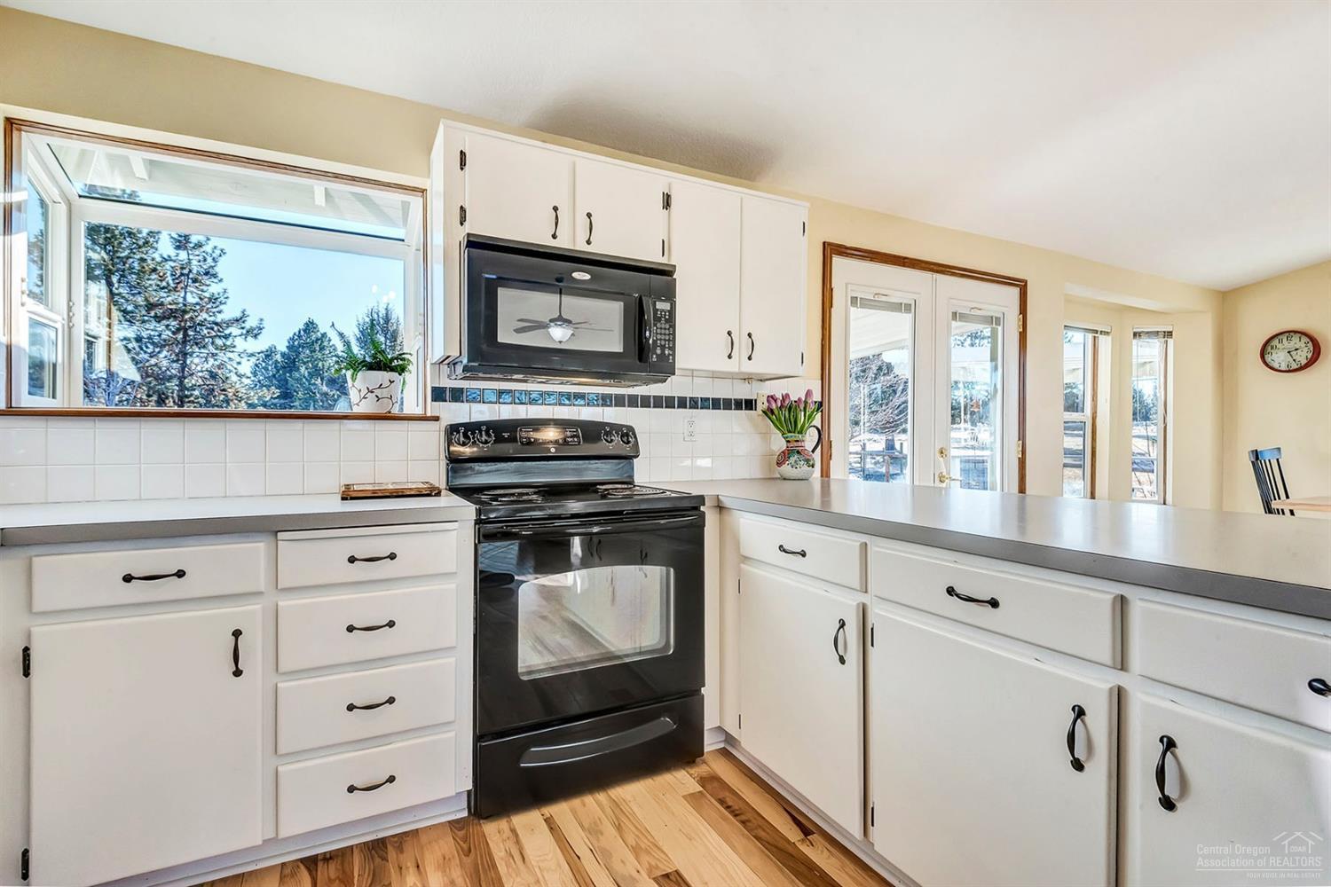 22027 Rickard Road Bend, OR 97702 - Photo 10 of 24 Additional Photo