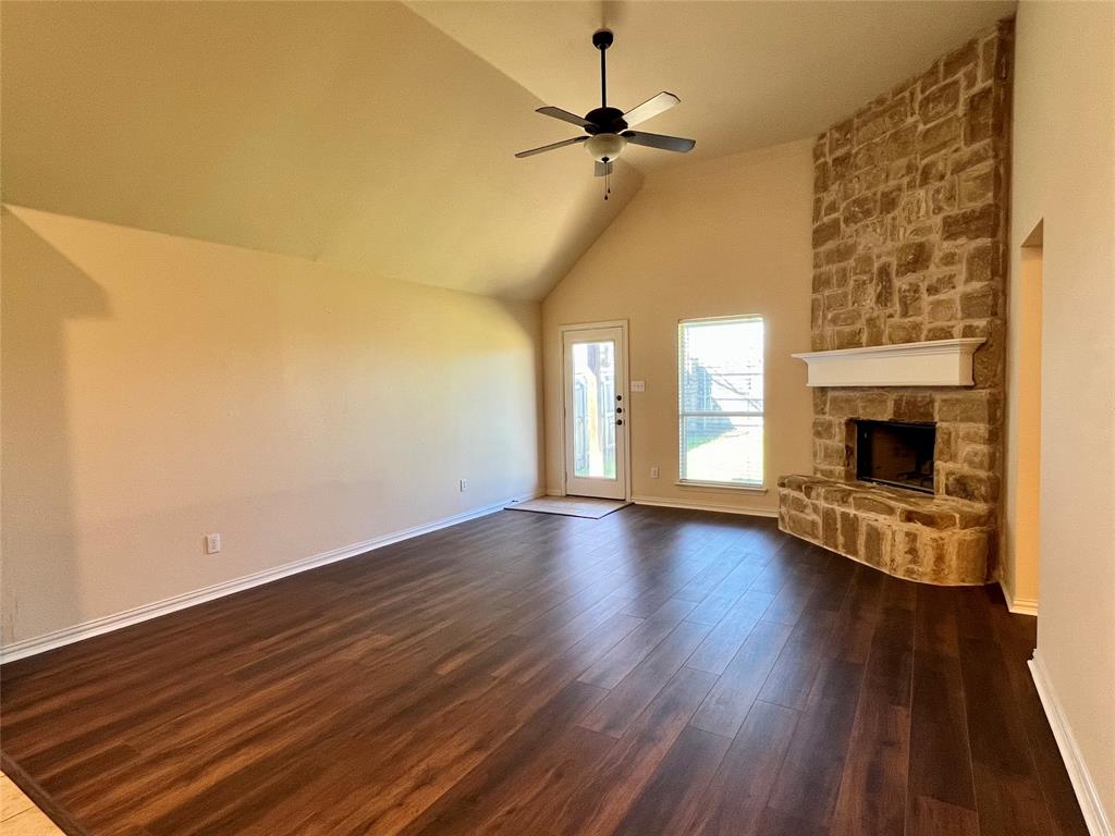 921 Raleigh Path Denton, TX 76208 - Photo 6 of 22