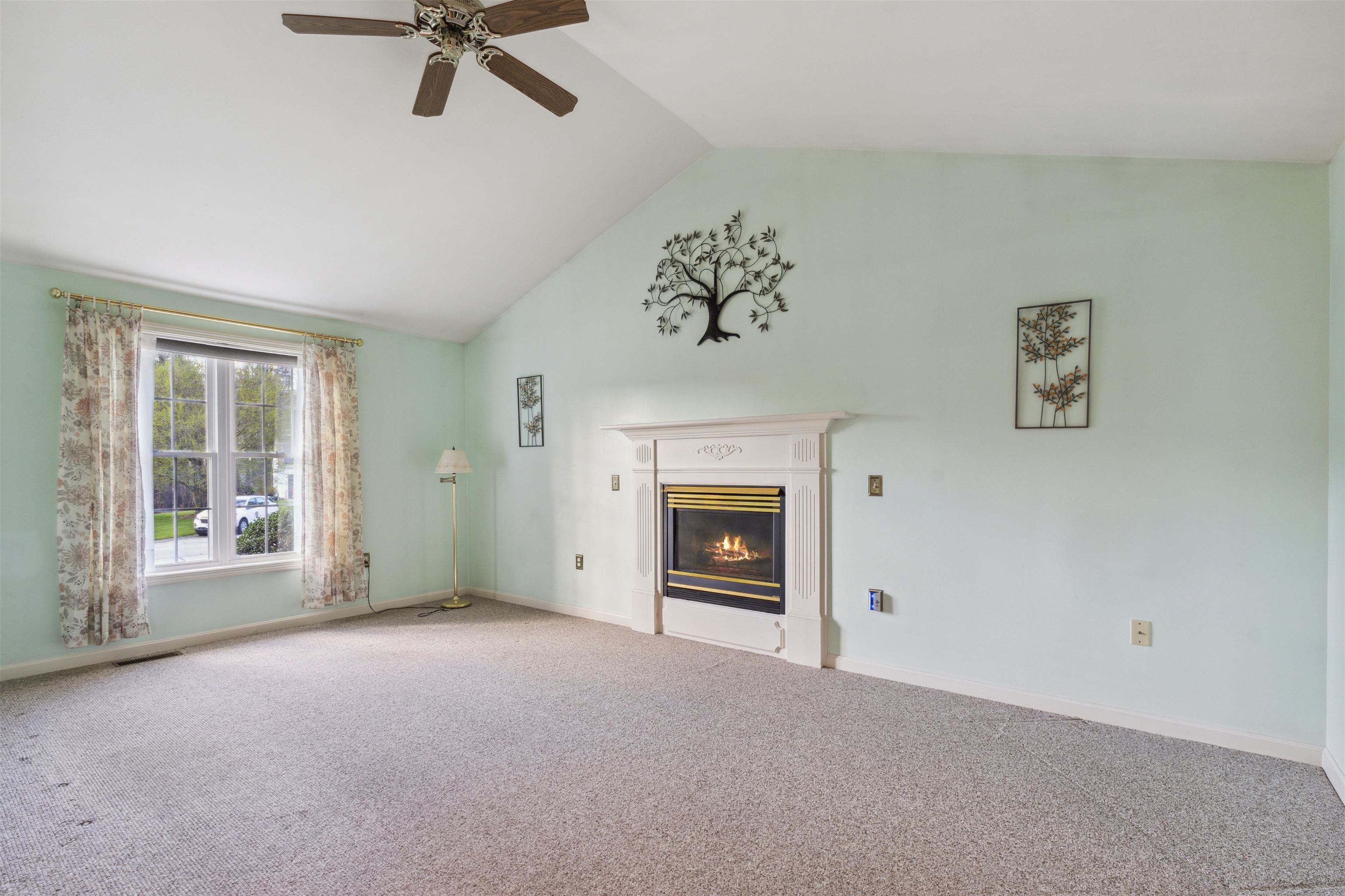 1 Findlay Way Merrimack, NH 03054 - Photo 3 of 36