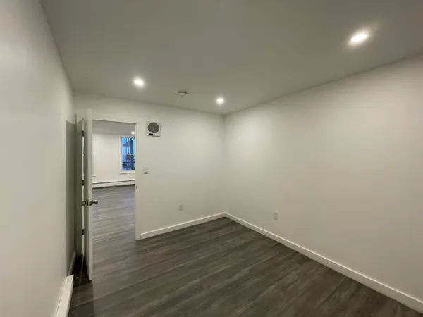 $2,000 | 516 Paterson Plank Road, Unit 2R, Jersey City, NJ 07307