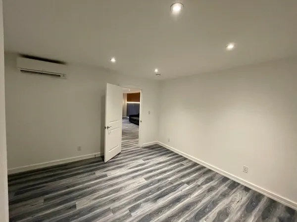 $2,000 | 516 Paterson Plank Road, Unit 2R, Jersey City, NJ 07307