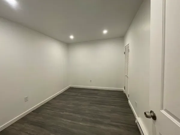 $2,000 | 516 Paterson Plank Road, Unit 2R, Jersey City, NJ 07307