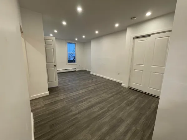 $2,000 | 516 Paterson Plank Road, Unit 2R, Jersey City, NJ 07307
