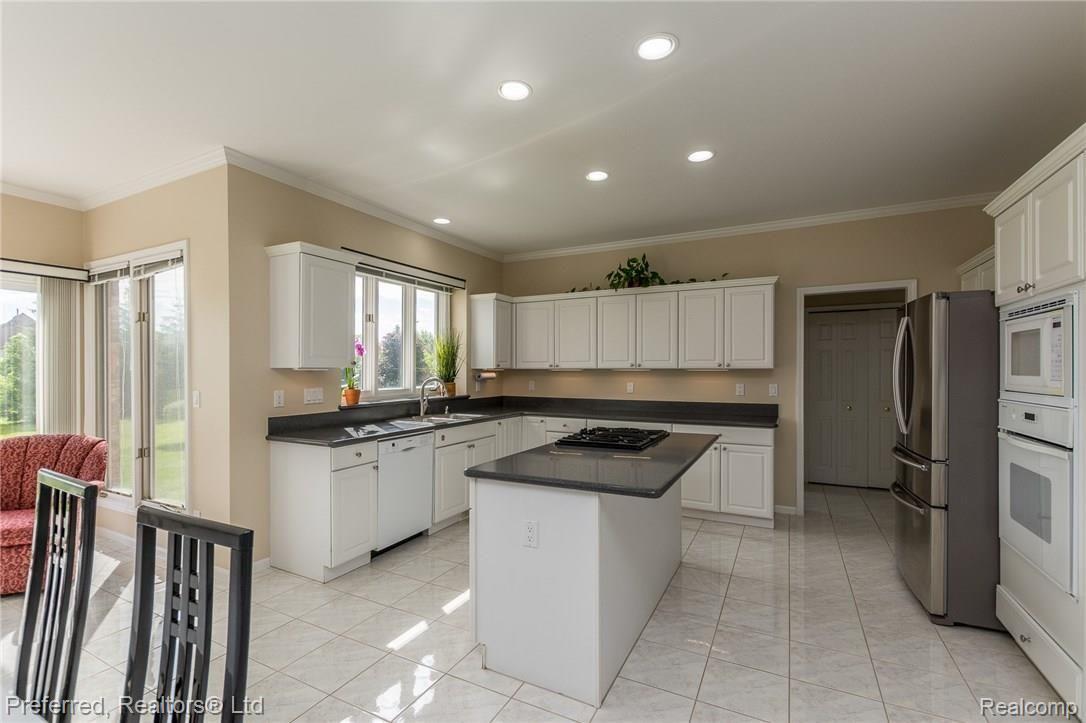 6824 Poppleton Road Canton, MI 48187 - Photo 5 of 41 DSC_6159.jpg