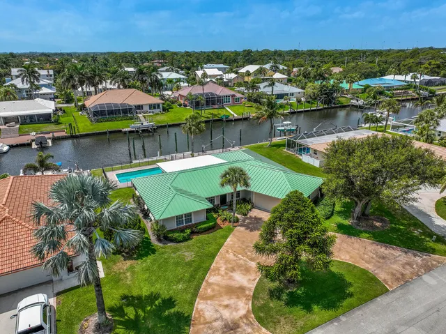 $1,800,000 | 8502 Southeast Royal Street, Hobe Sound, FL 33455