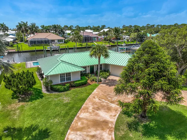 $1,800,000 | 8502 Southeast Royal Street, Hobe Sound, FL 33455