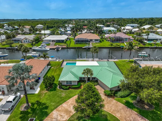 $1,800,000 | 8502 Southeast Royal Street, Hobe Sound, FL 33455
