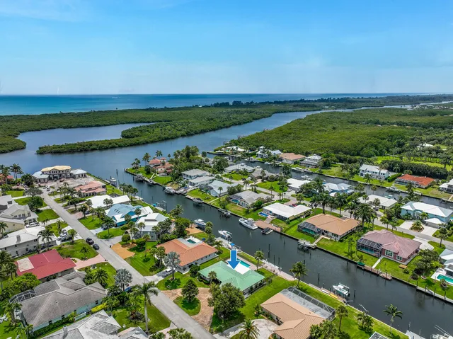 $1,800,000 | 8502 Southeast Royal Street, Hobe Sound, FL 33455