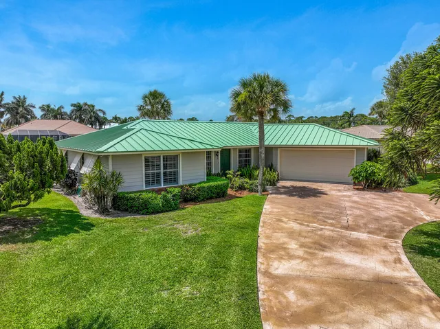 $1,800,000 | 8502 Southeast Royal Street, Hobe Sound, FL 33455