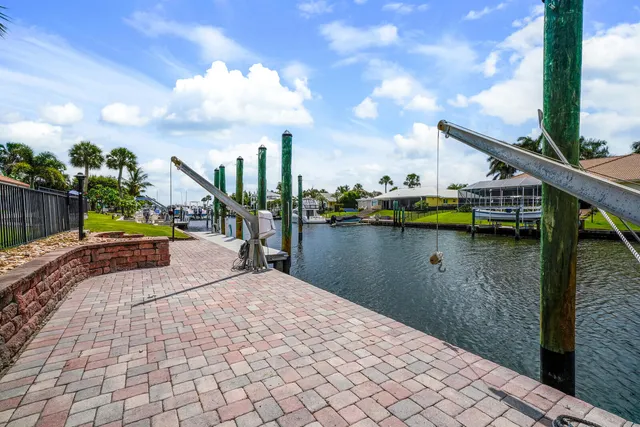 $1,800,000 | 8502 Southeast Royal Street, Hobe Sound, FL 33455