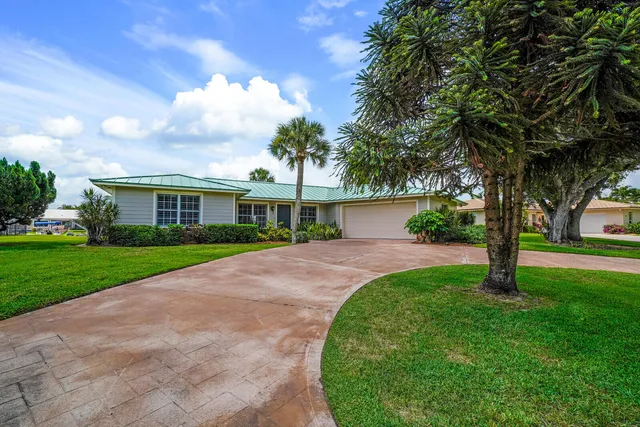 $1,800,000 | 8502 Southeast Royal Street, Hobe Sound, FL 33455
