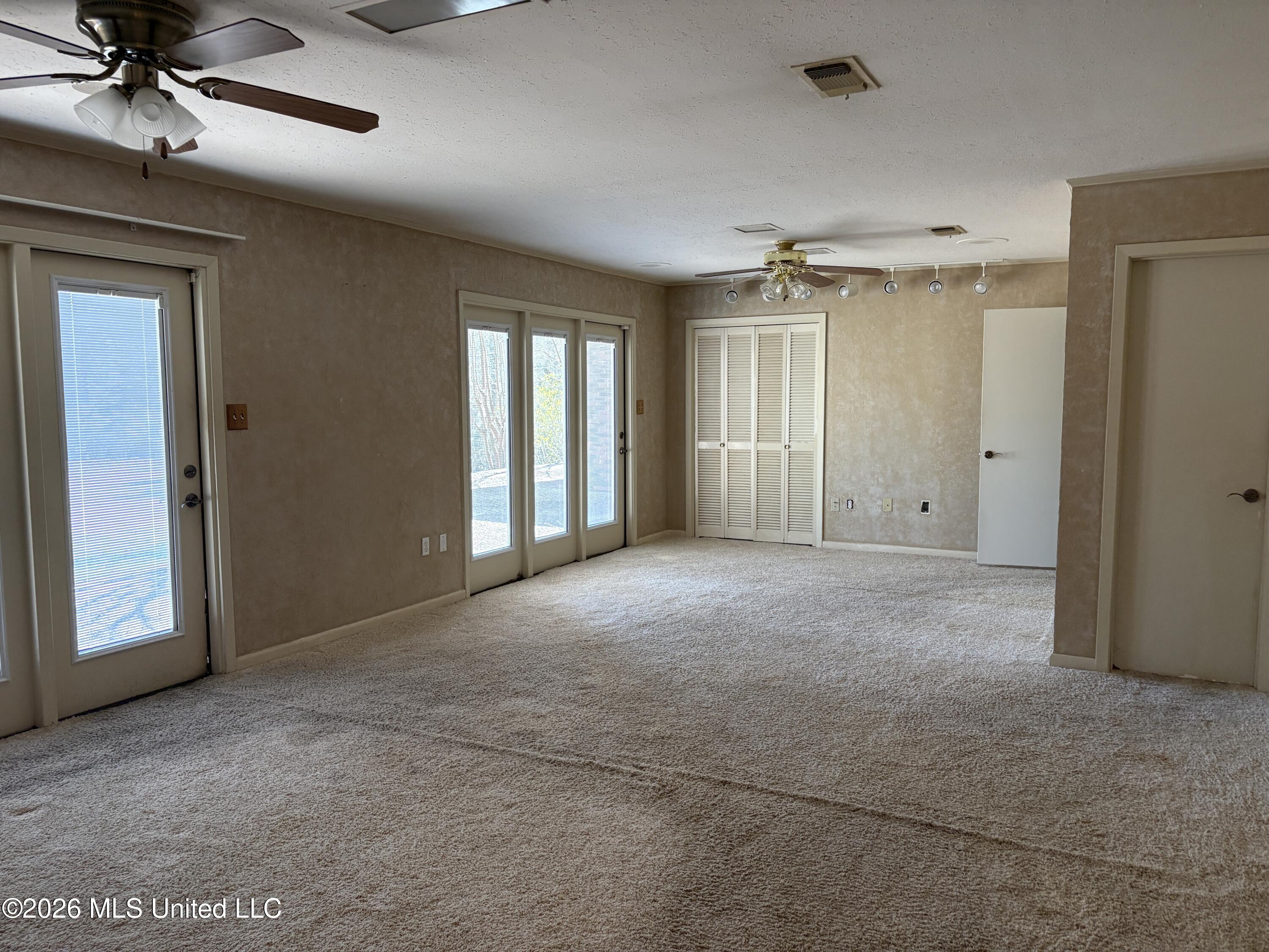 348 Old Magee Road Magee, MS 39111 - Photo 19 of 49 IMG_3163