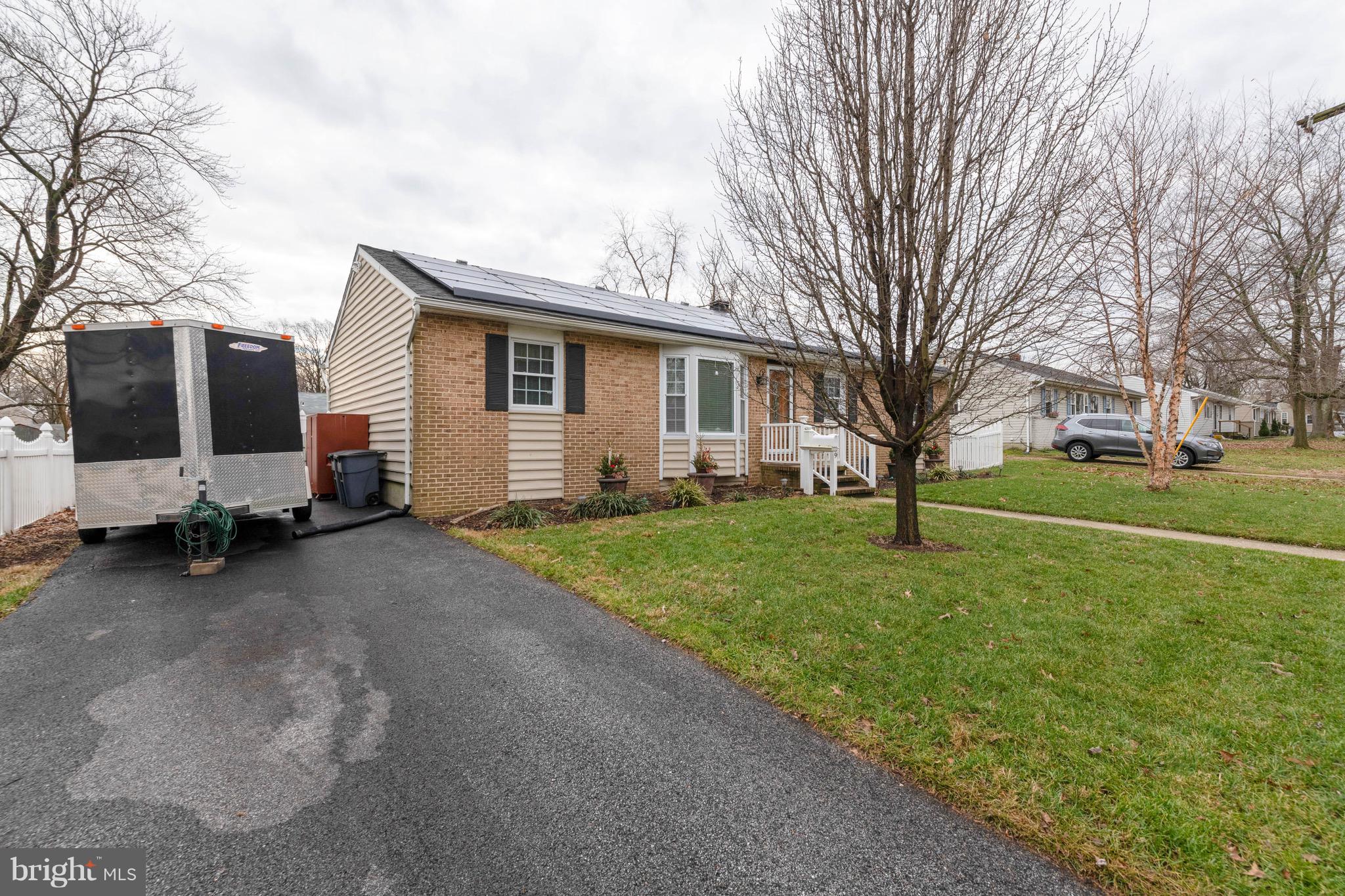 239 Glen Road Pasadena, MD 21122 - Photo 3 of 35 Gallery Image 3