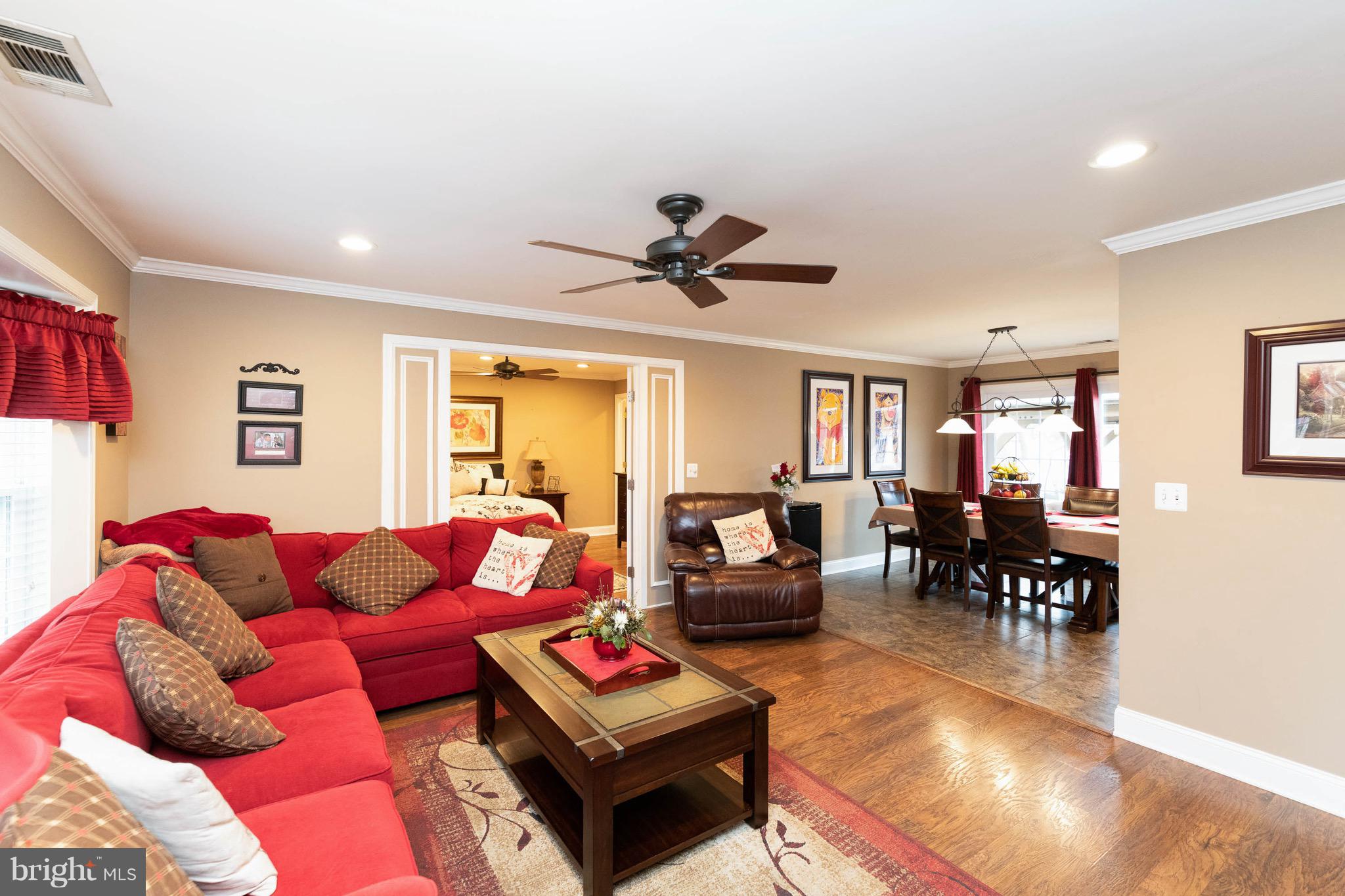 239 Glen Road Pasadena, MD 21122 - Photo 4 of 35 Gallery Image 4