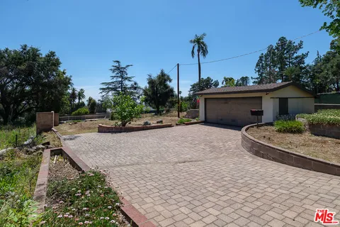 $725,000 | 1212 East Palm Street, Altadena, CA 91001