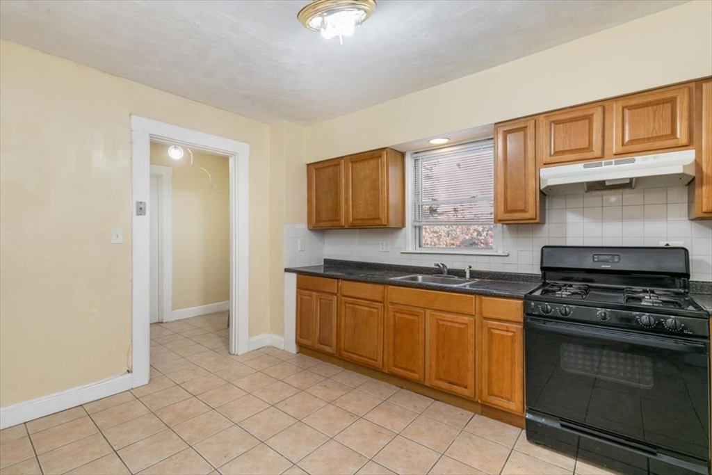 348 Walnut Avenue, Unit 2 Boston, MA 02119 - Photo 12 of 28