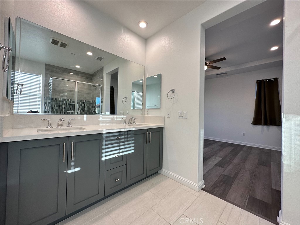 20734 Beech Circle Porter Ranch, CA 91326 - Photo 6 of 12 Masterbath