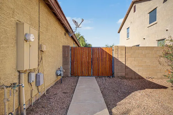 $2,150 | 6630 West Harwell Road, Laveen, AZ 85339