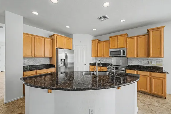 $2,150 | 6630 West Harwell Road, Laveen, AZ 85339