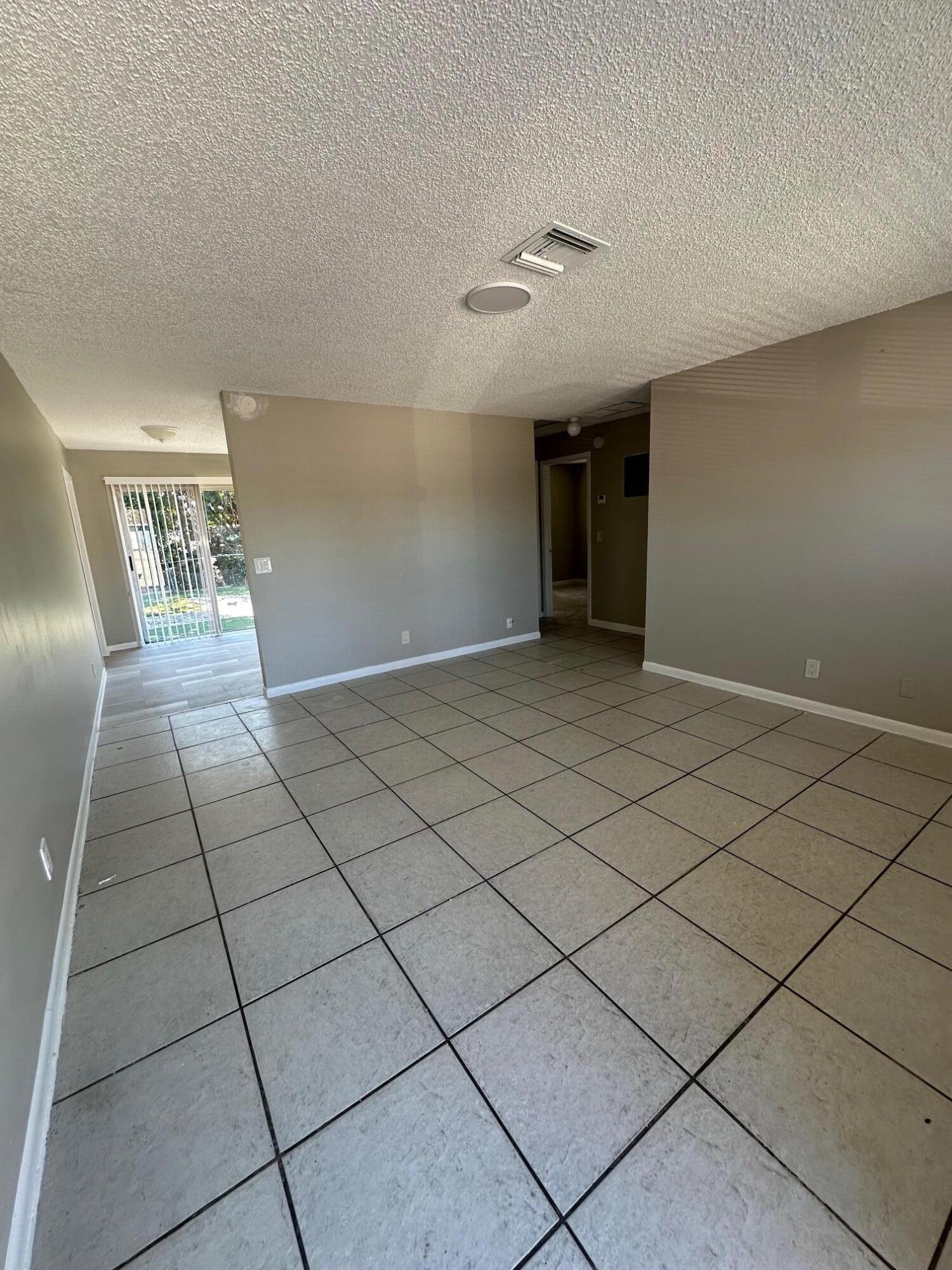 4562 Gulfstream Road, Unit 4566 Lake Worth, FL 33461 - Photo 3 of 11 IMG_9973