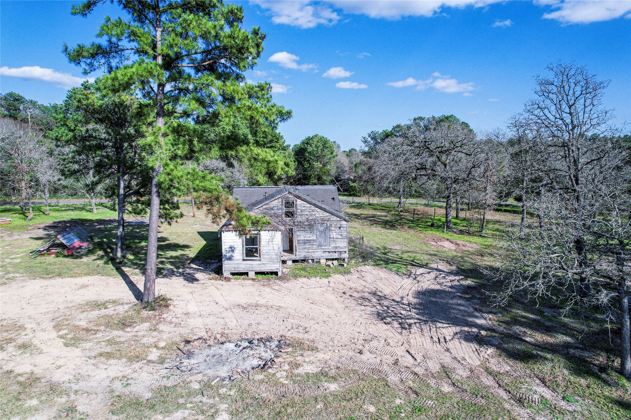6445 North Hill Road Navasota, TX 77868 - Photo 3 of 11 a view of a park with large trees
