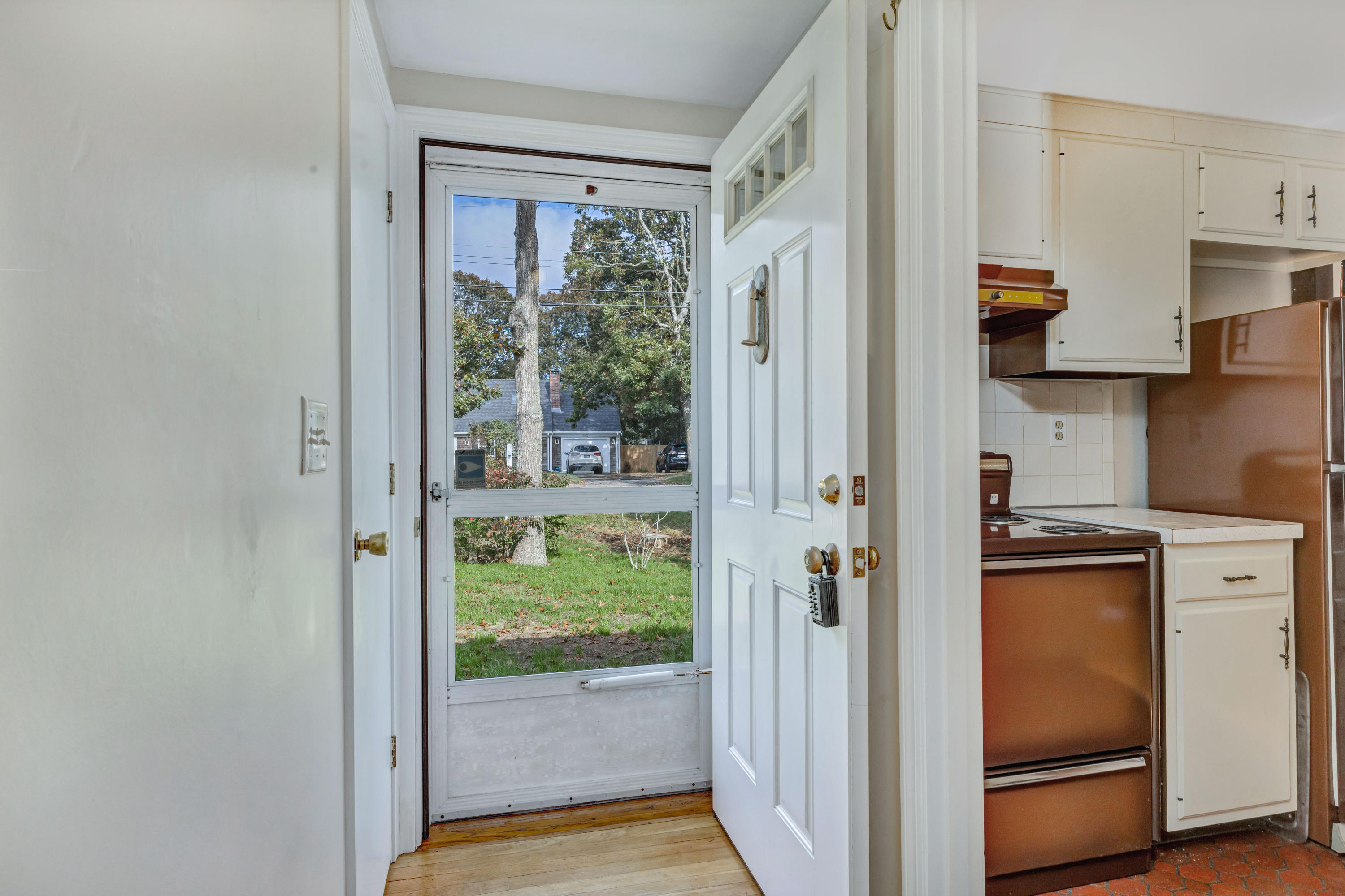 775 Queen Anne Road Harwich, MA 02645 - Photo 3 of 32 775QueLR-3