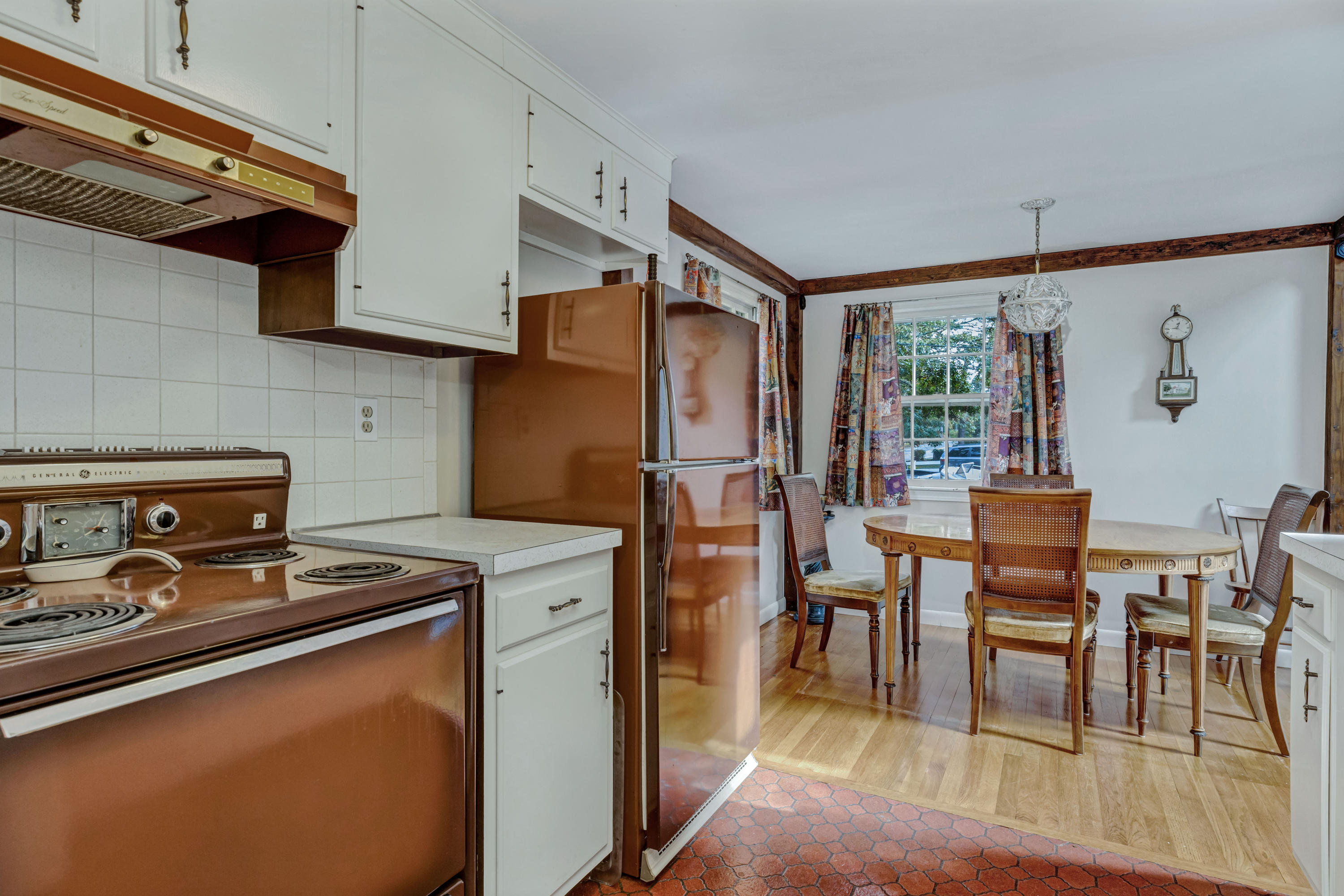 775 Queen Anne Road Harwich, MA 02645 - Photo 4 of 32 775QueLR-4