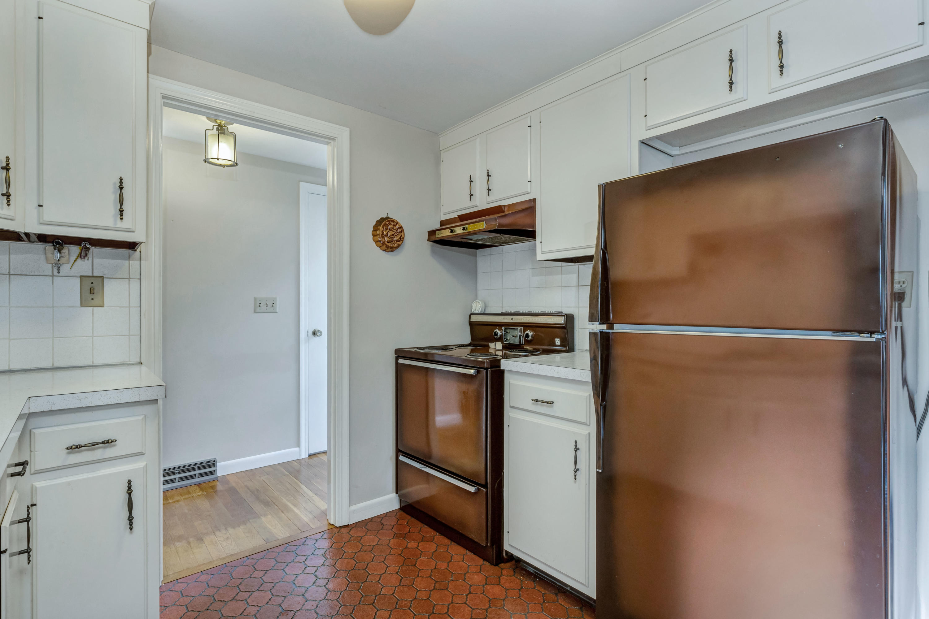 775 Queen Anne Road Harwich, MA 02645 - Photo 5 of 32 775QueLR-5