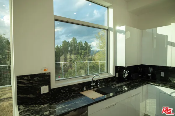 $36,000 | 5900 Winnetka Avenue, Woodland Hills, CA 91367