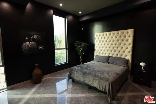 $36,000 | 5900 Winnetka Avenue, Woodland Hills, CA 91367