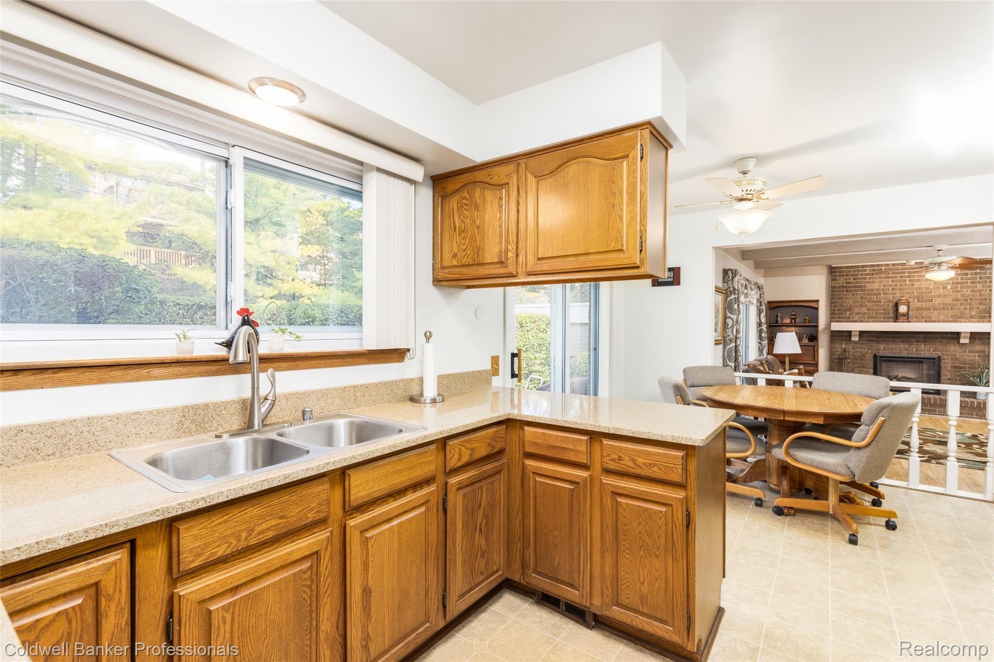 2840 Rhineberry Road Rochester, MI 48309 - Photo 9 of 42 2840 Rhineberry-9.jpg