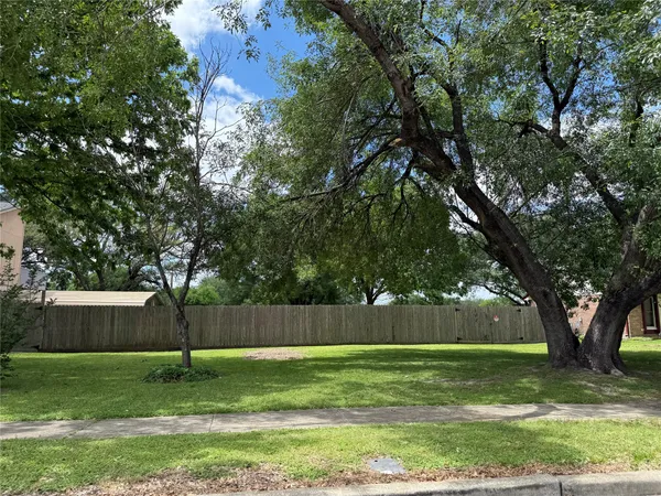 $63,900 | 4908 Ripple Creek Drive, Baytown, TX 77521