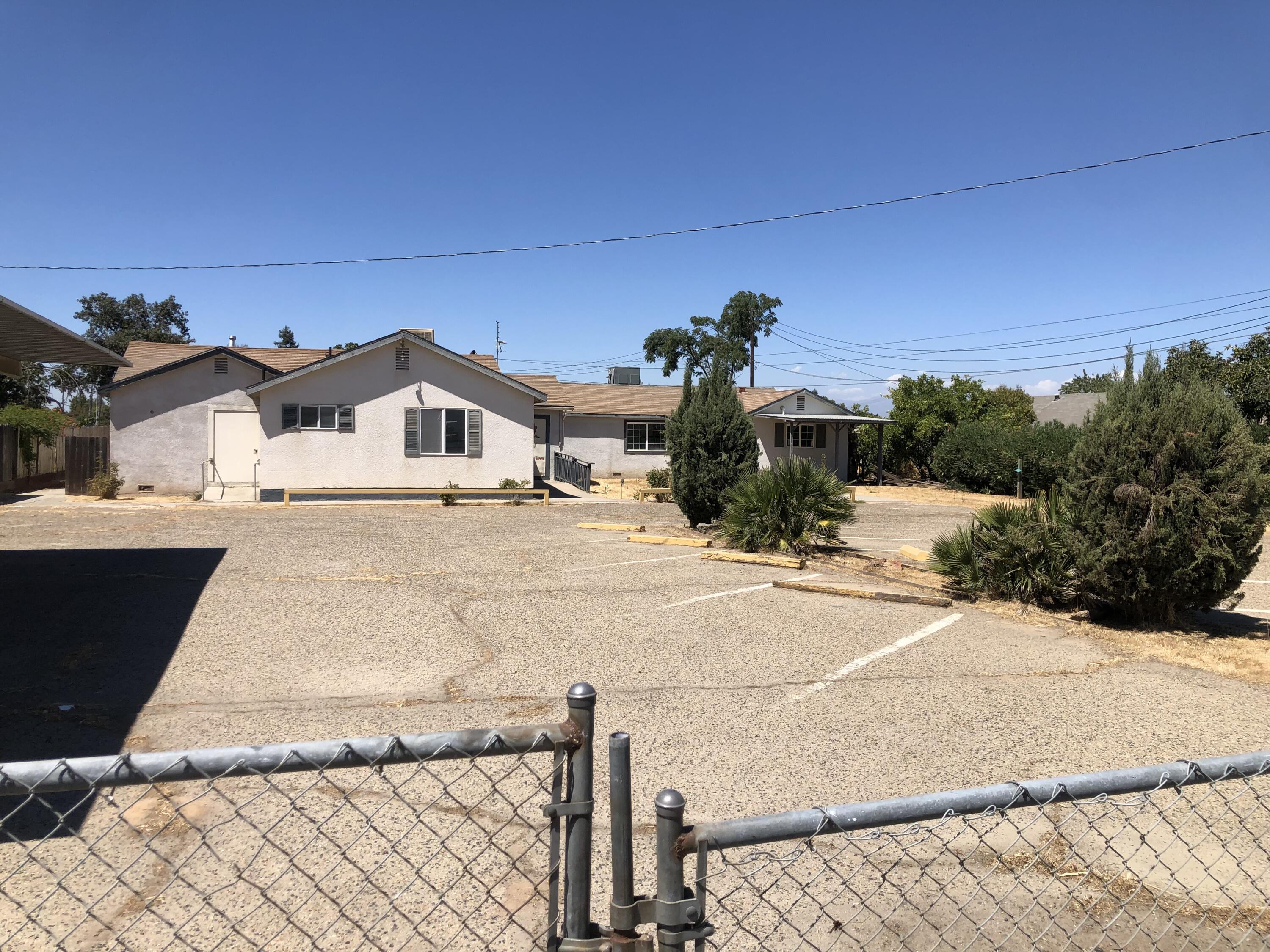 1590 East Dinuba Avenue Reedley, CA 93654 - Photo 2 of 26 IMG_0732