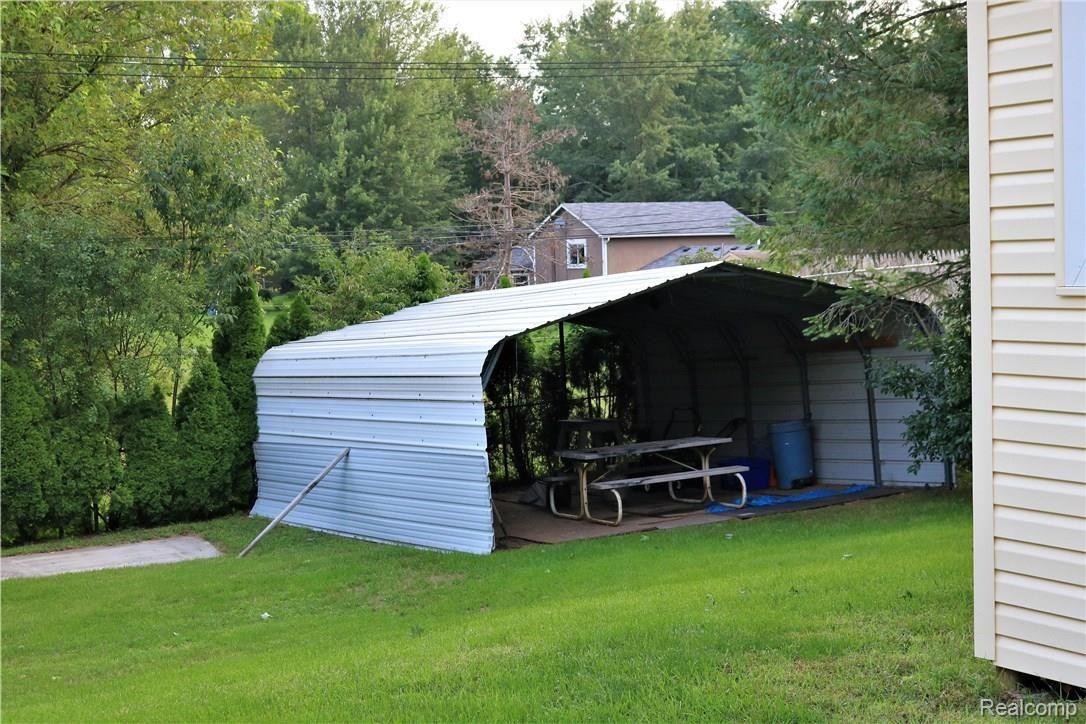 9039 Buchanan Road Brighton, MI 48116 - Photo 8 of 26 Backyard outbuilding