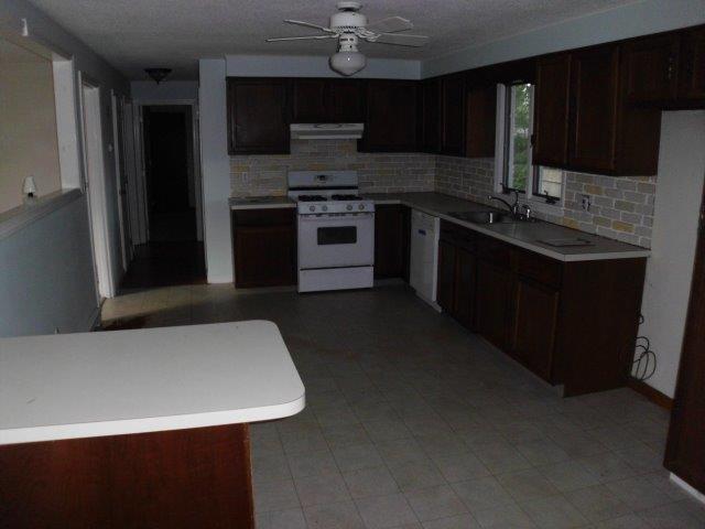 27 Charing Cross Road South Dennis, MA 02660 - Photo 12 of 21 DSCI6477
