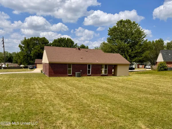 $1,595 | 10515 Oak Leaf Drive, Olive Branch, MS 38654