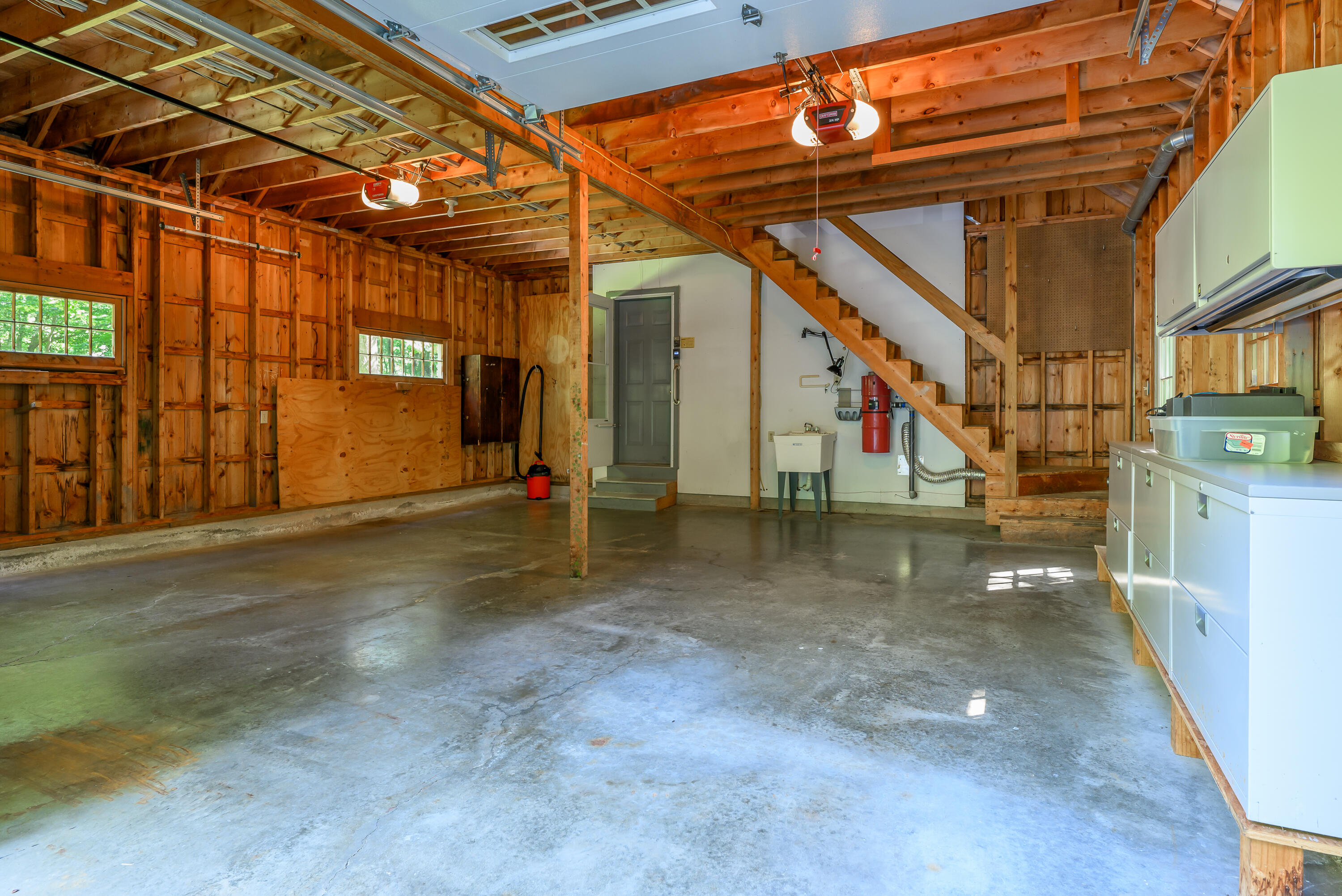 29 Riversedge Drive York, ME 03909 - Photo 28 of 34 Garage