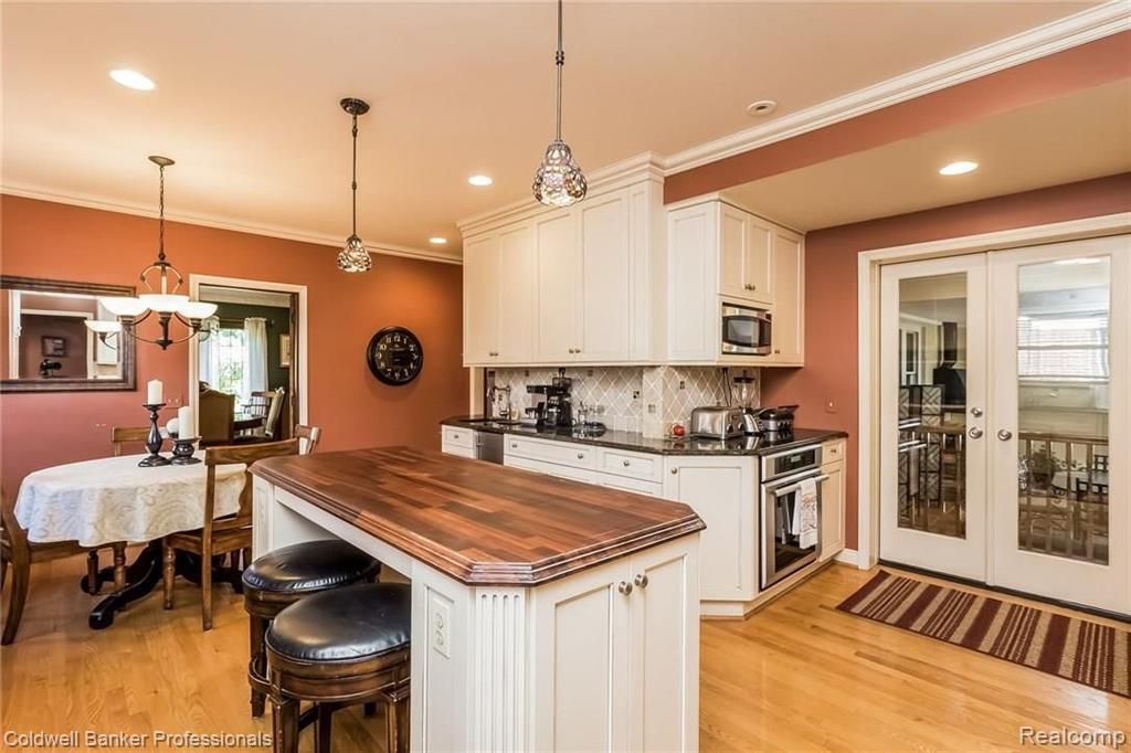 1311 Devonshire Road Grosse Pointe, MI 48230 - Photo 17 of 66
