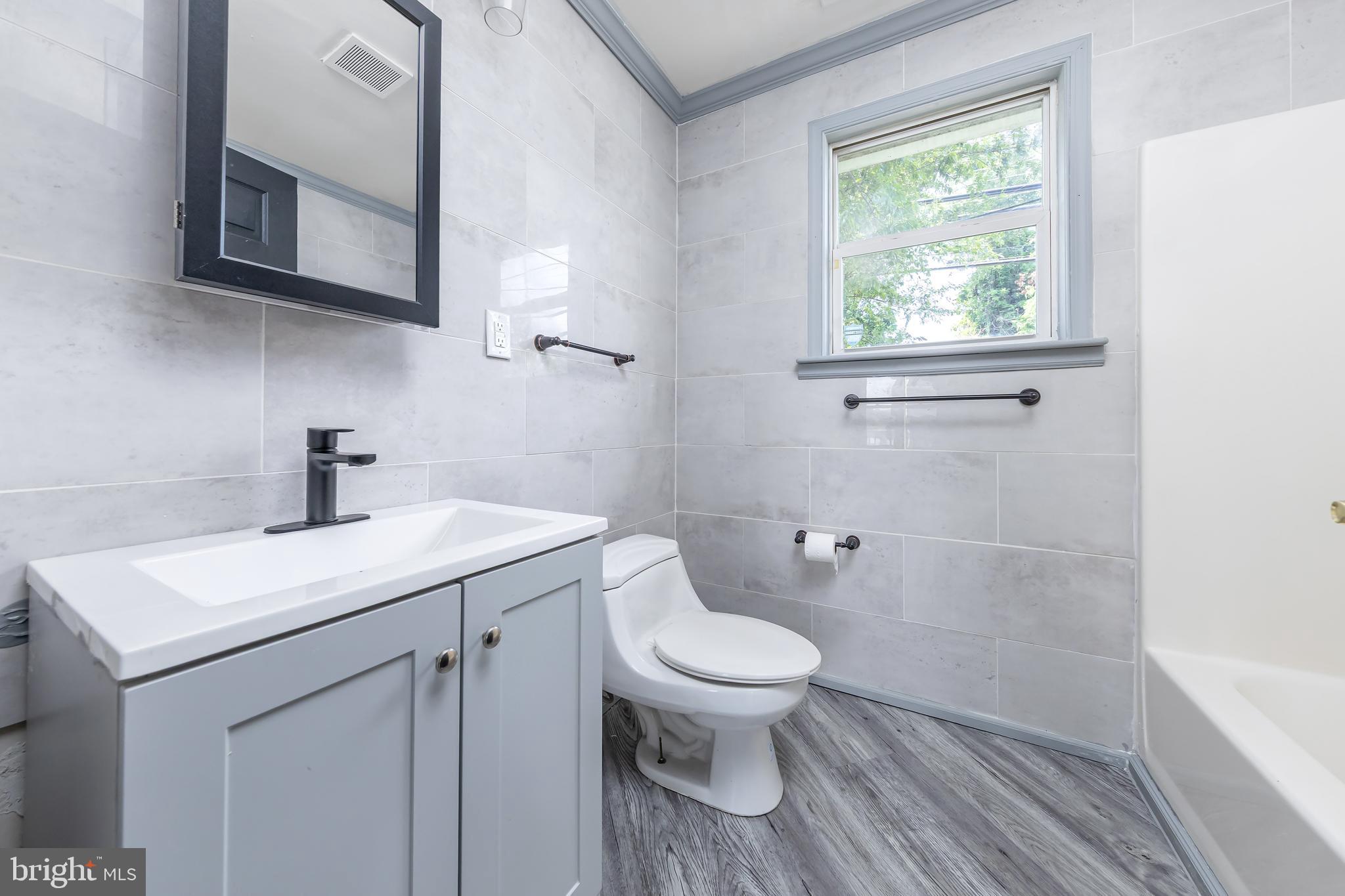 19 Bridgeton Fairton Road Bridgeton, NJ 08302 - Photo 15 of 38 Full Bathroom
