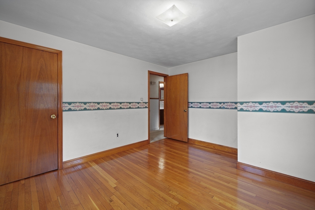 220 Foster Road Tewksbury, MA 01876 - Photo 14 of 31 Gallery Image 14
