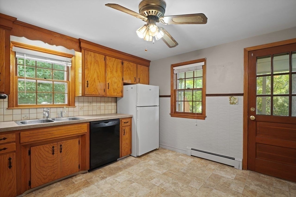 220 Foster Road Tewksbury, MA 01876 - Photo 10 of 31 Gallery Image 10