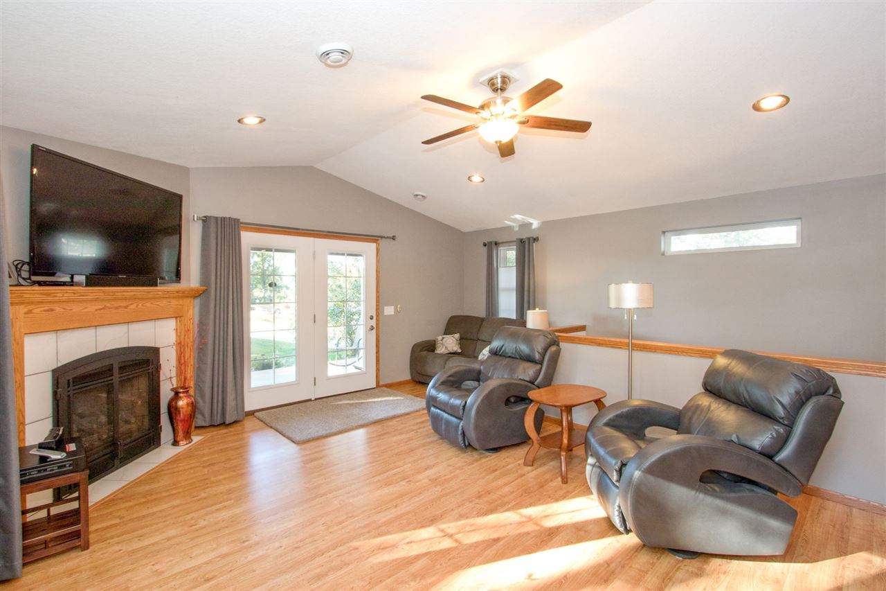 3367 Midway Road Marion, IA 52302 - Photo 6 of 35 Gallery Image 6